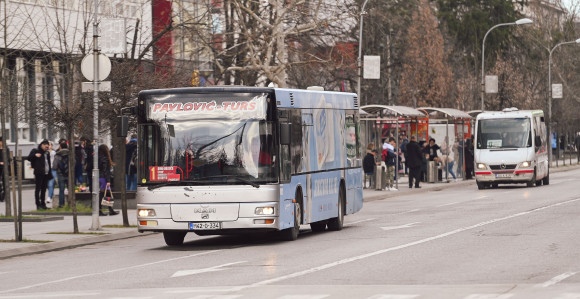 I osnovci bi mogli dobiti besplatne mjesečne karte