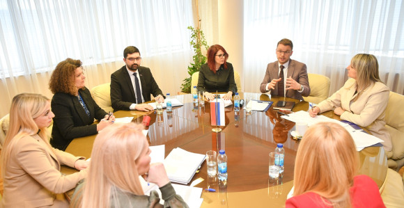 Jedanaest miliona maraka za osnovne škole u Banjaluci