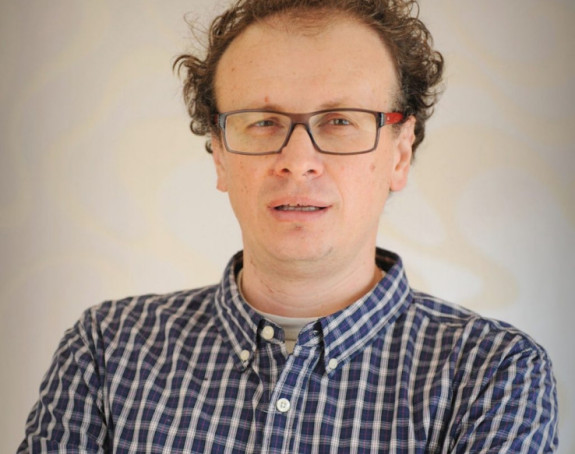 J*beš srpski svet, važno je osvojiti Centralnu banku