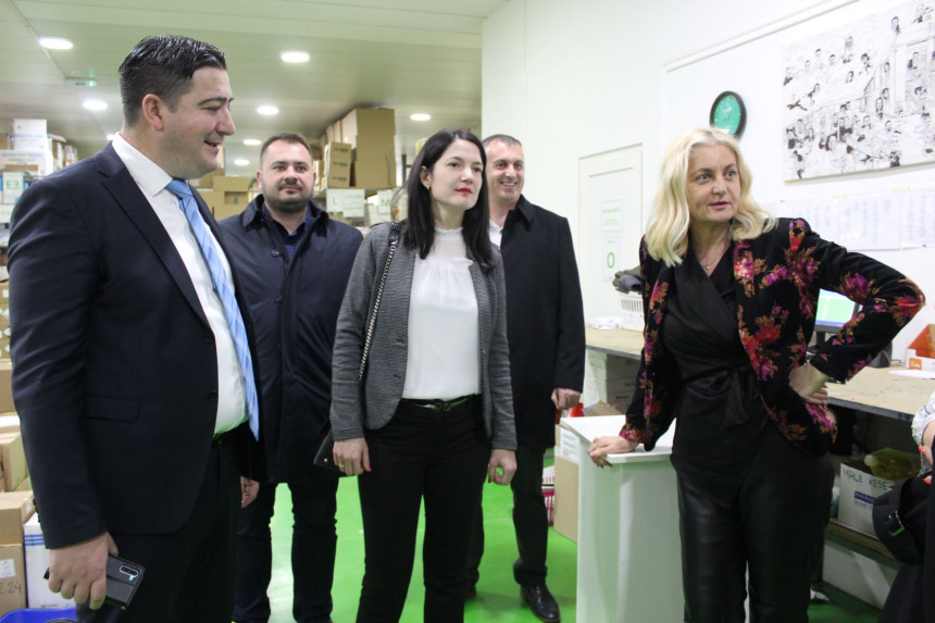 Vlast ljudima da obezbijedi da rade i dobro žive