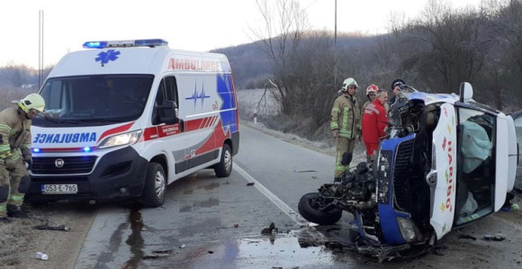 Teška saobraćajna nezgoda, jedna osoba povrijeđena