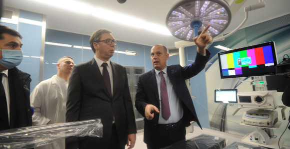 Vučić: KCS opremljen opremom najnovije generacije