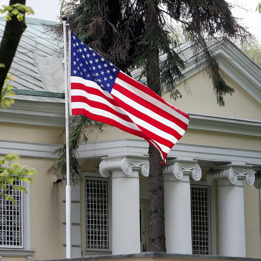 Суспендован рад америчке амбасаде у Минску