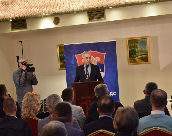 Šarović; Fokus staviti na rješenja a ne na krize