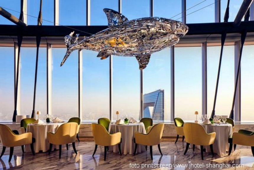 “Хеавенлy Јин” је највиши ресторан на свету у згради!