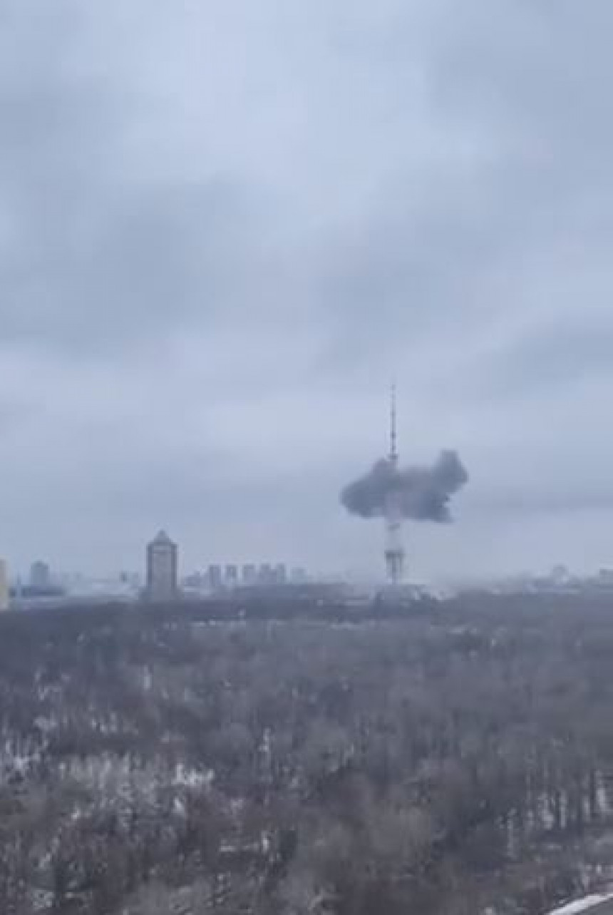 Kijev: Pogođen TV toranj, pojavio se snimak