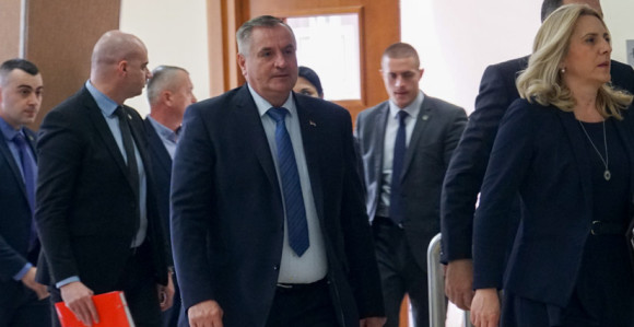 Zbog sankcija Republici Srpskoj blokirani brojni projekti, a Višković nije upućen