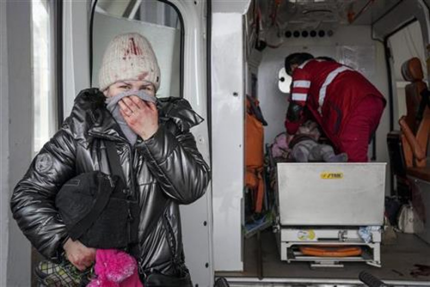 ДНР: Људи затрпани након експлозије у Мариупољу