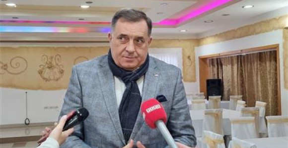 Ko o čemu, Dodik o parama