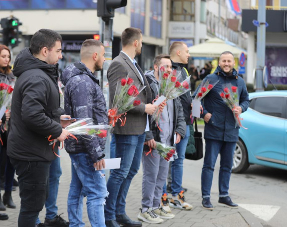 ДНС Бијељина: Знак пажње за све наше суграђанке
