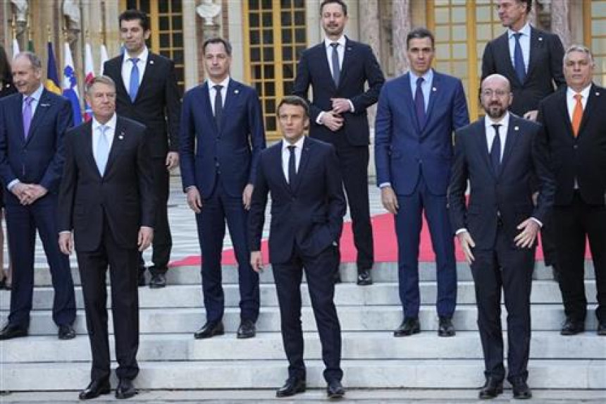Lideri EU na samitu u Parizu o članstvu Ukrajine
