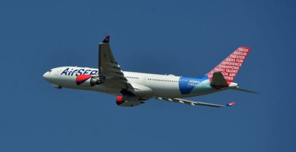 Avion sa leta za Moskvu vratio se u Beograd