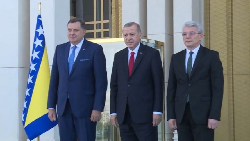Džaferović i Dodik se danas sastaju sa Erdoganom