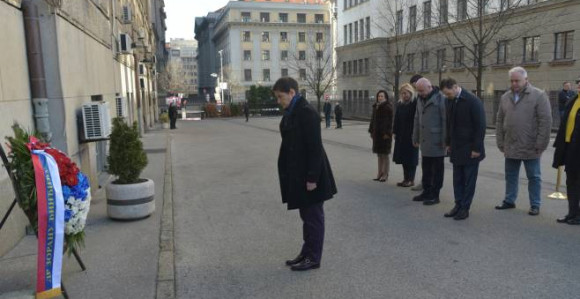 Položen vijenac na mjestu atentata Zorana Đinđića