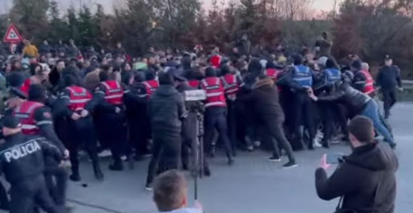 Vlada im poručila: Manje vozite automobile