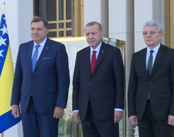 Džaferović i Dodik se danas sastaju sa Erdoganom