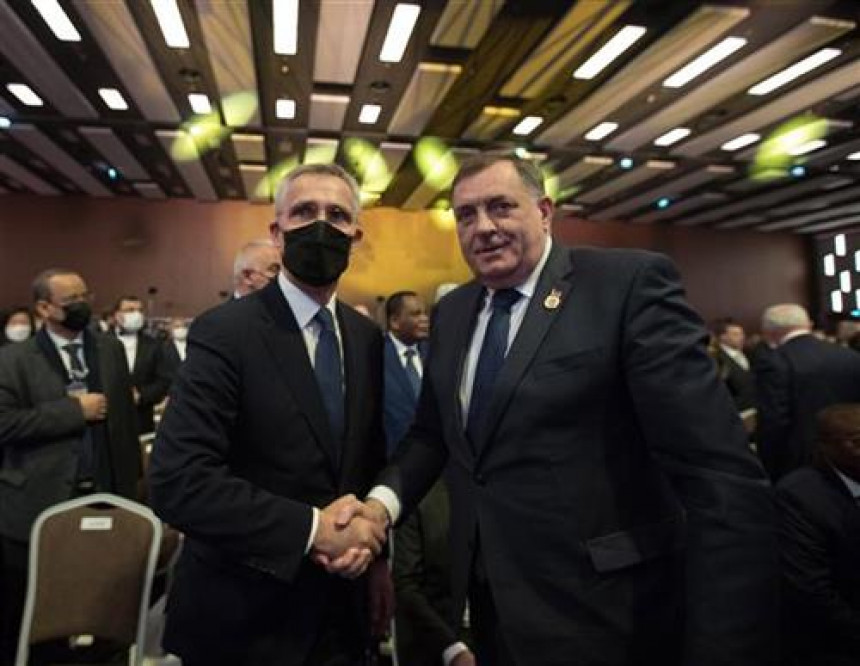 "Dodik će sa šest ruku biti za NATO, samo da se ne diraju njegove pokradene pare"
