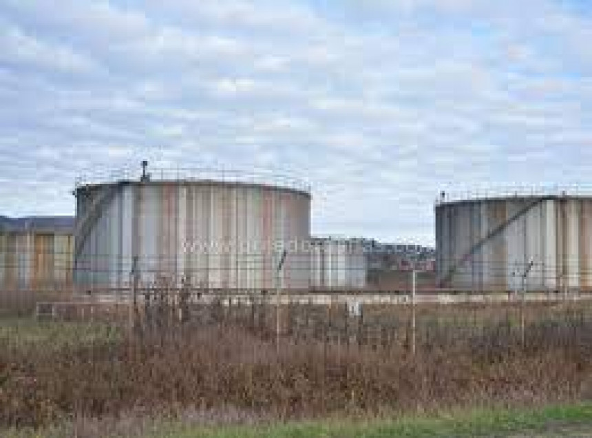 Српска без залиха горива – власт продала нафтне терминале