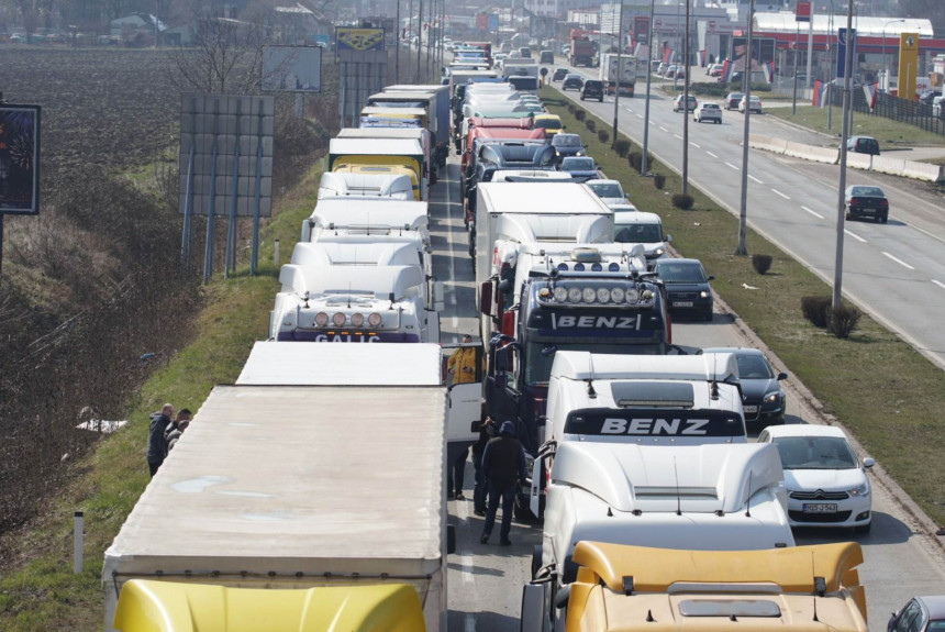 Prevoznici traže hitan sastanak sa UIO i ministrima