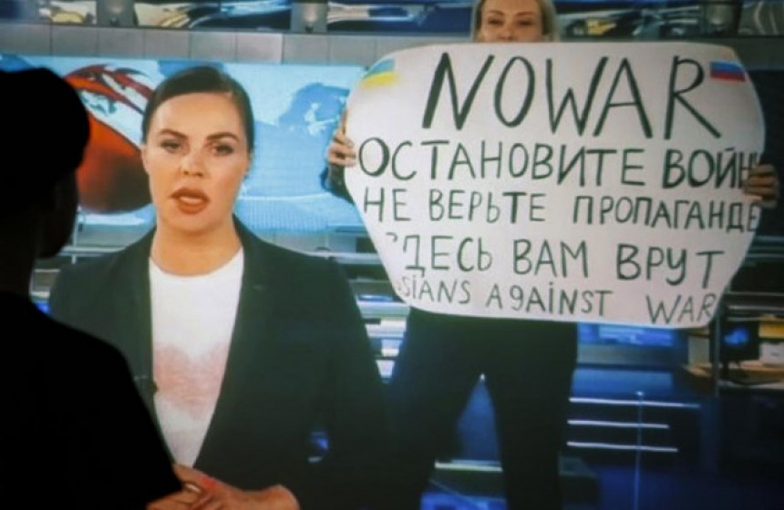 Osuđena novinarka - Upala u program ruske televizije