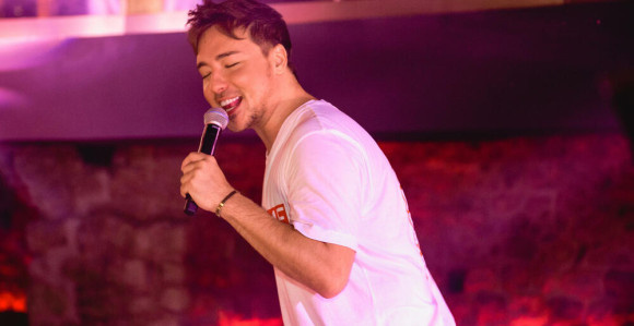 Milan Stanković menja profesiju: Ne peva a zarađuje sedeći kod kuće!