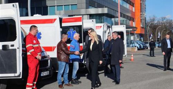 На помолу нова афера: Сумњива набавка санитетских возила?!