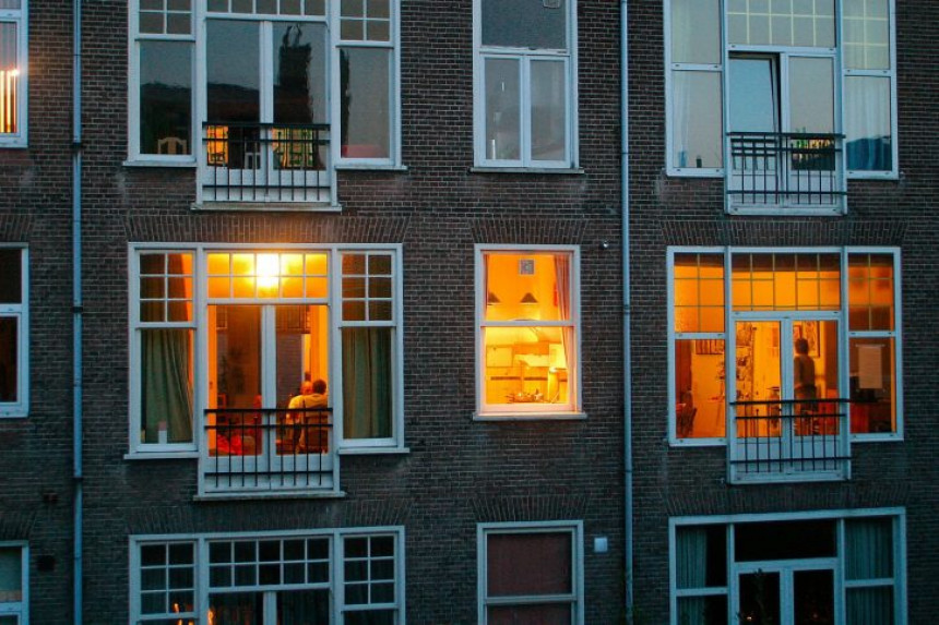Зашто на прозорима холандских зграда нема завеса?!
