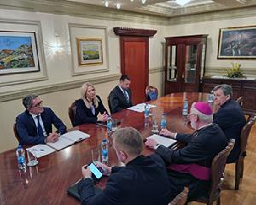 Dijalog jedini način za rješenje političkih pitanja