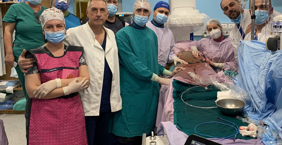 Izvedena prva "simultanka" TAVI – EVAR u Srbiji