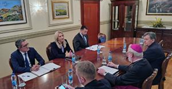 Dijalog jedini način za rješenje političkih pitanja