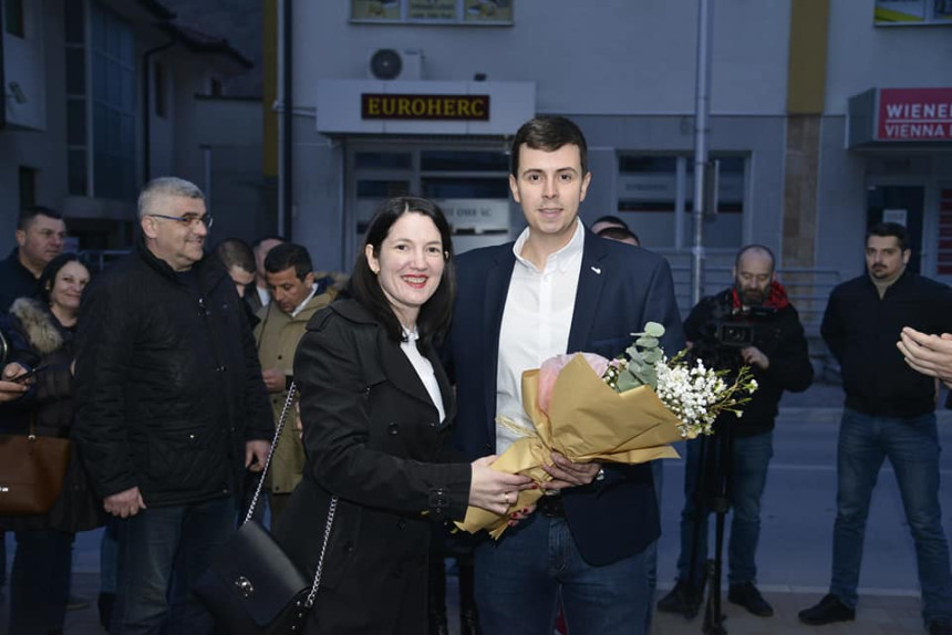 Наш честити народ заслужује много бољи и љепши живот