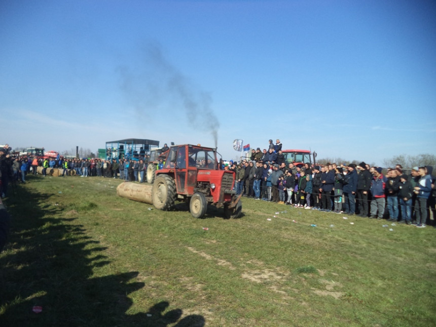 Iz Poljske traktorom stigao do Srpca zbog traktorijade