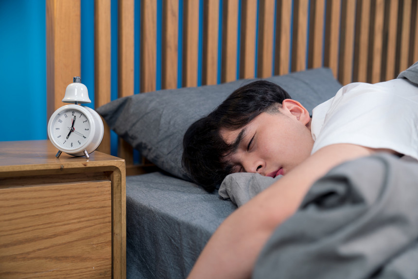Кинези спавају сат и по мање него пре деценију