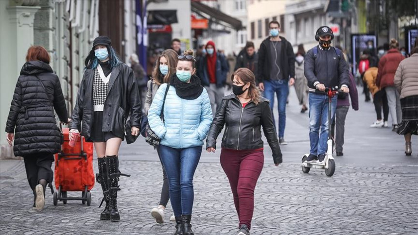 Zbog povećanog broja zaraženih vraćaju se maske