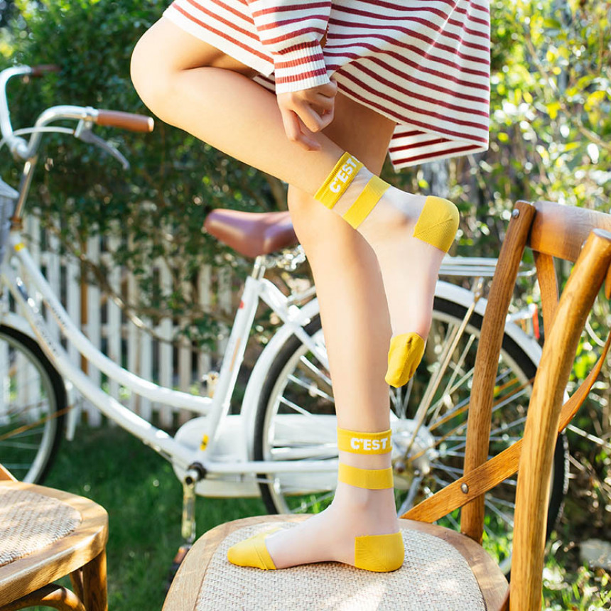 У Јапану можете да исплетете своје чарапе док возите бицикл! (ВИДЕО)