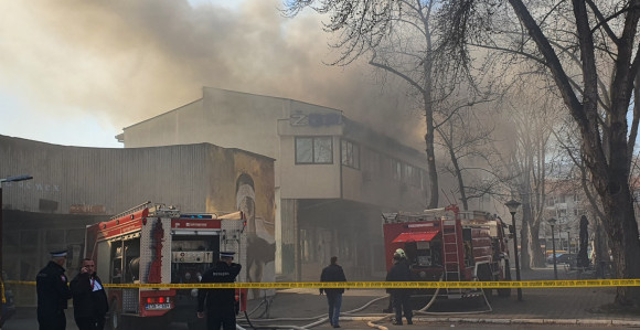Veliki požar u zanatskom centru u Doboju (VIDEO)