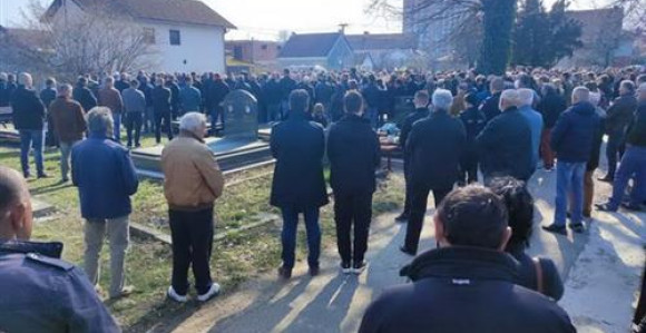 Na gradskom groblju sahranjen Radenko Bašić