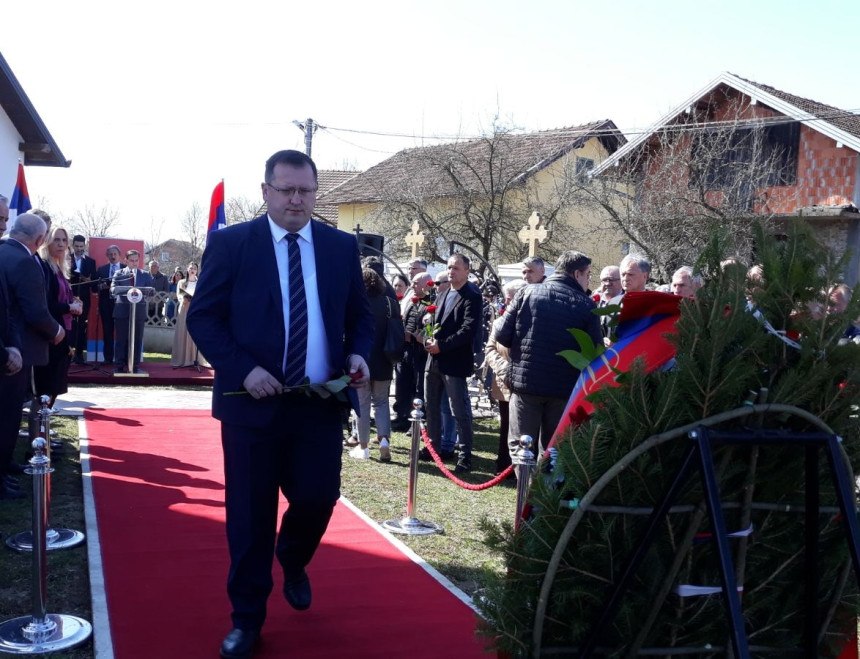 SDS: Počast stradalim civilima sijekovačkog masakra
