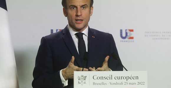 Makron: Razgovor sa Putinom o Mariupolju