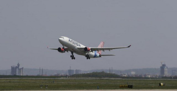 Србија: Авион са 260 путника опет враћен у Београд