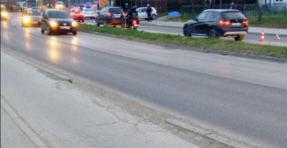 Banjaluka: U teškoj nesreći poginuo pješak na trotoaru