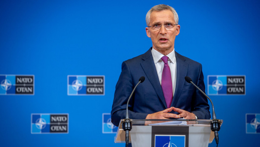 НАТО: Украјина да самостално одлучи о неутралности