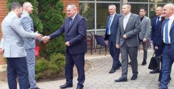 Vlada krenula u nabavku osnovnih životnih namirnica