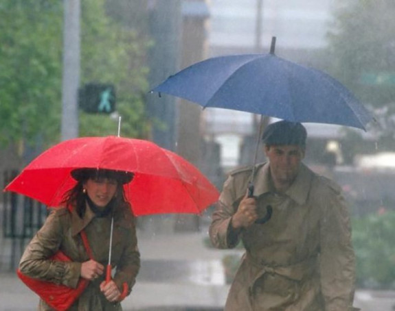 Oblačno vrijeme sa kišom, na jugu vjetrovito