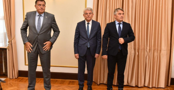 Џаферовић, Додик и Комшић упутили телеграм саучешћа