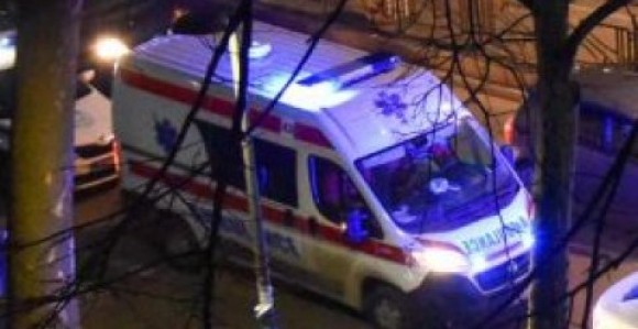 Srbija: Maloljetnik djevojčicu ranio sa prozora zgrade