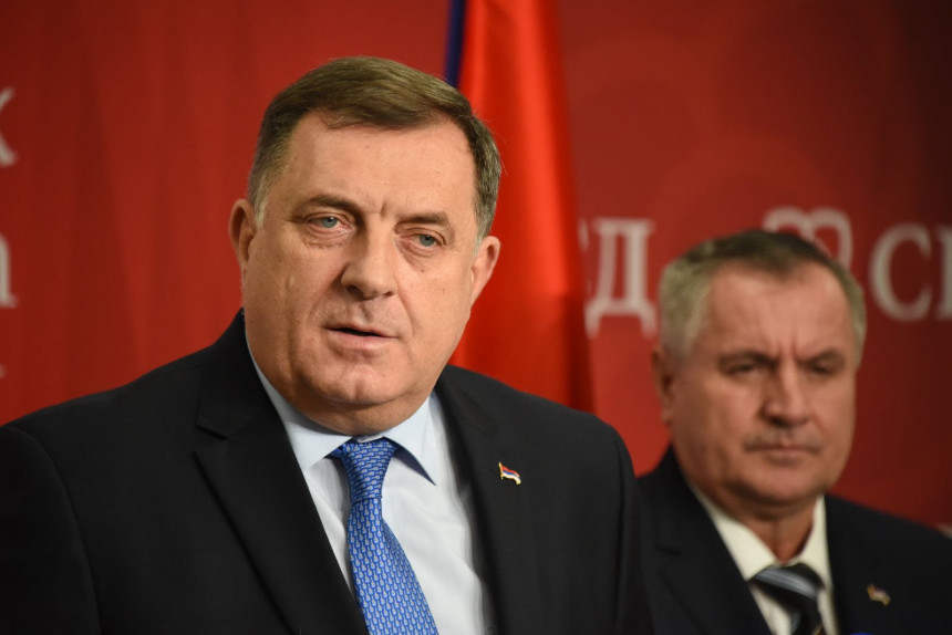 Dodik u Banjaluci, Višković glasao u Beogradu