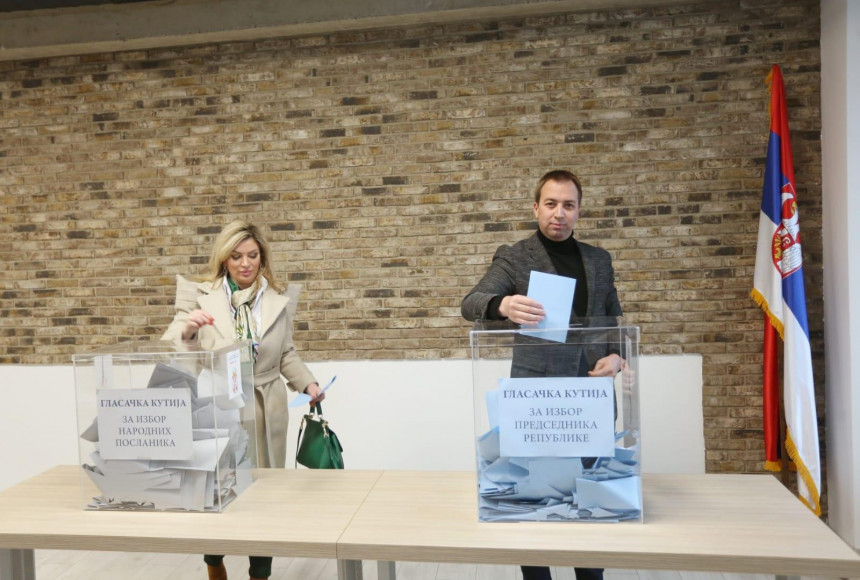 И први човјек СПС-а Горан Селак гласао у Бањалуци
