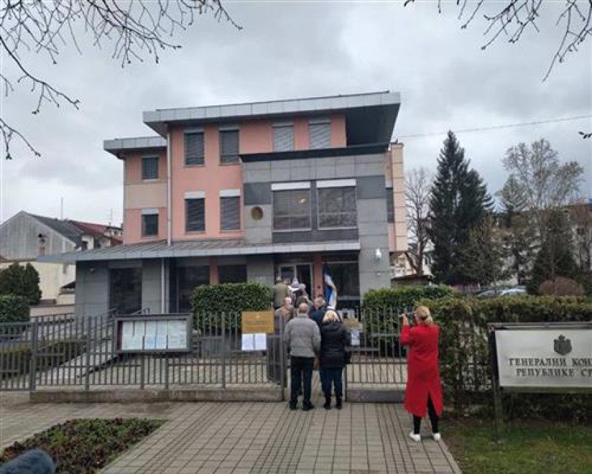 U konzulatu Srbije u Banjaluci je izlaznost 60 odsto