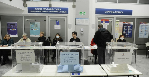 Novi presjek: Do 11 sati na birališta izašlo 14,1 odsto građana